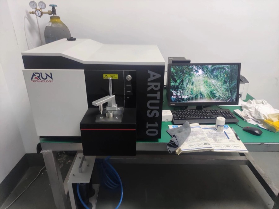 Desktop optical emission spectrometer for chemical composition analysis